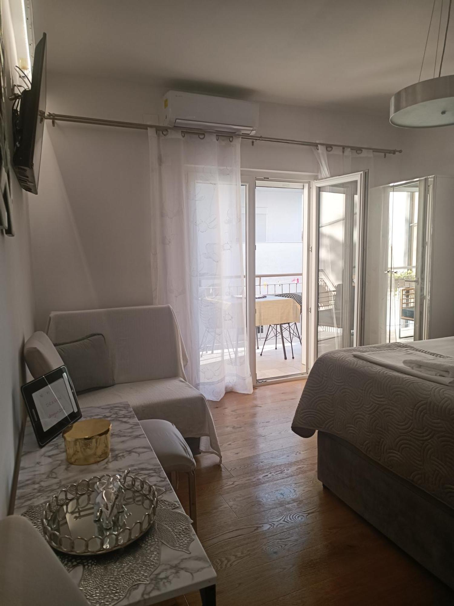 Apartment Golden Sunrise - 4 Ul.Petra Svacica11 Baška Voda Eksteriør bilde