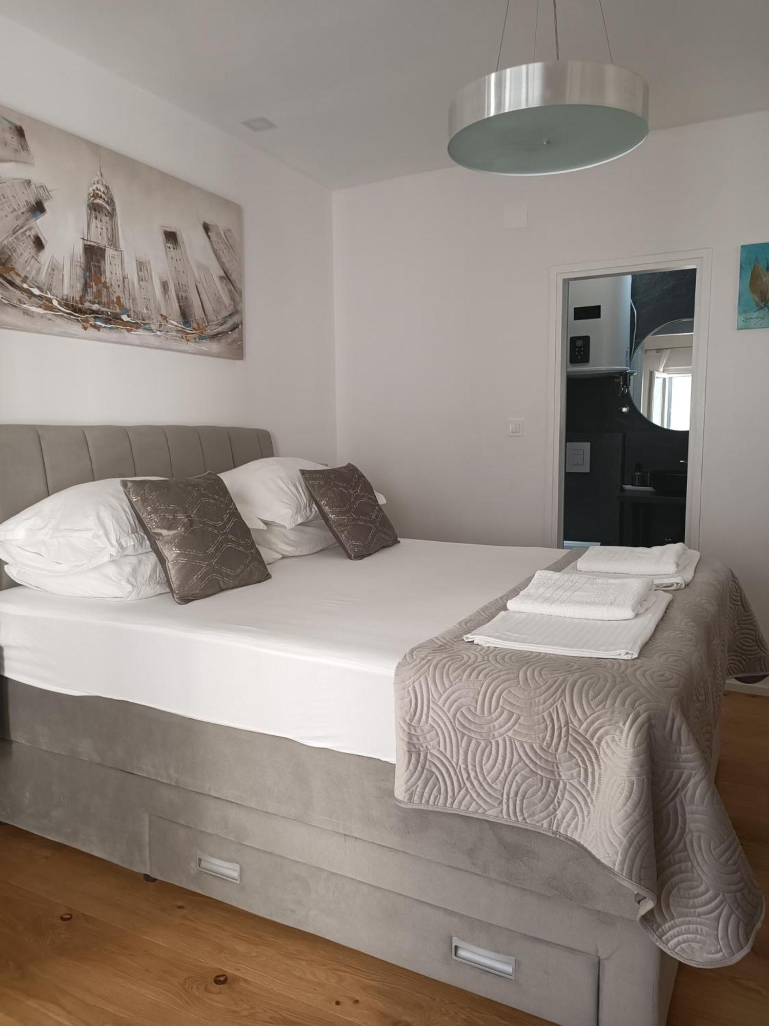 Apartment Golden Sunrise - 4 Ul.Petra Svacica11 Baška Voda Eksteriør bilde