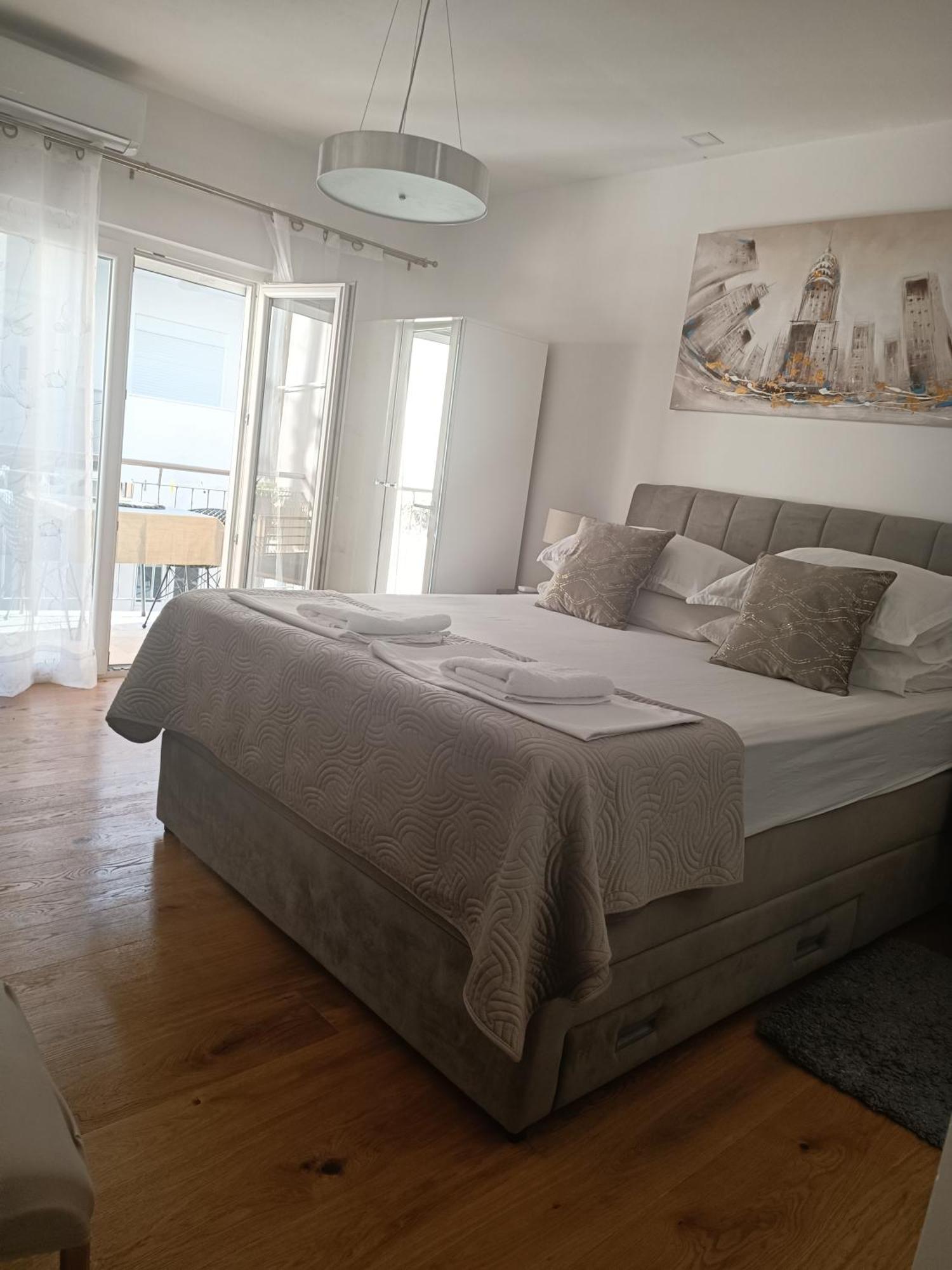 Apartment Golden Sunrise - 4 Ul.Petra Svacica11 Baška Voda Eksteriør bilde