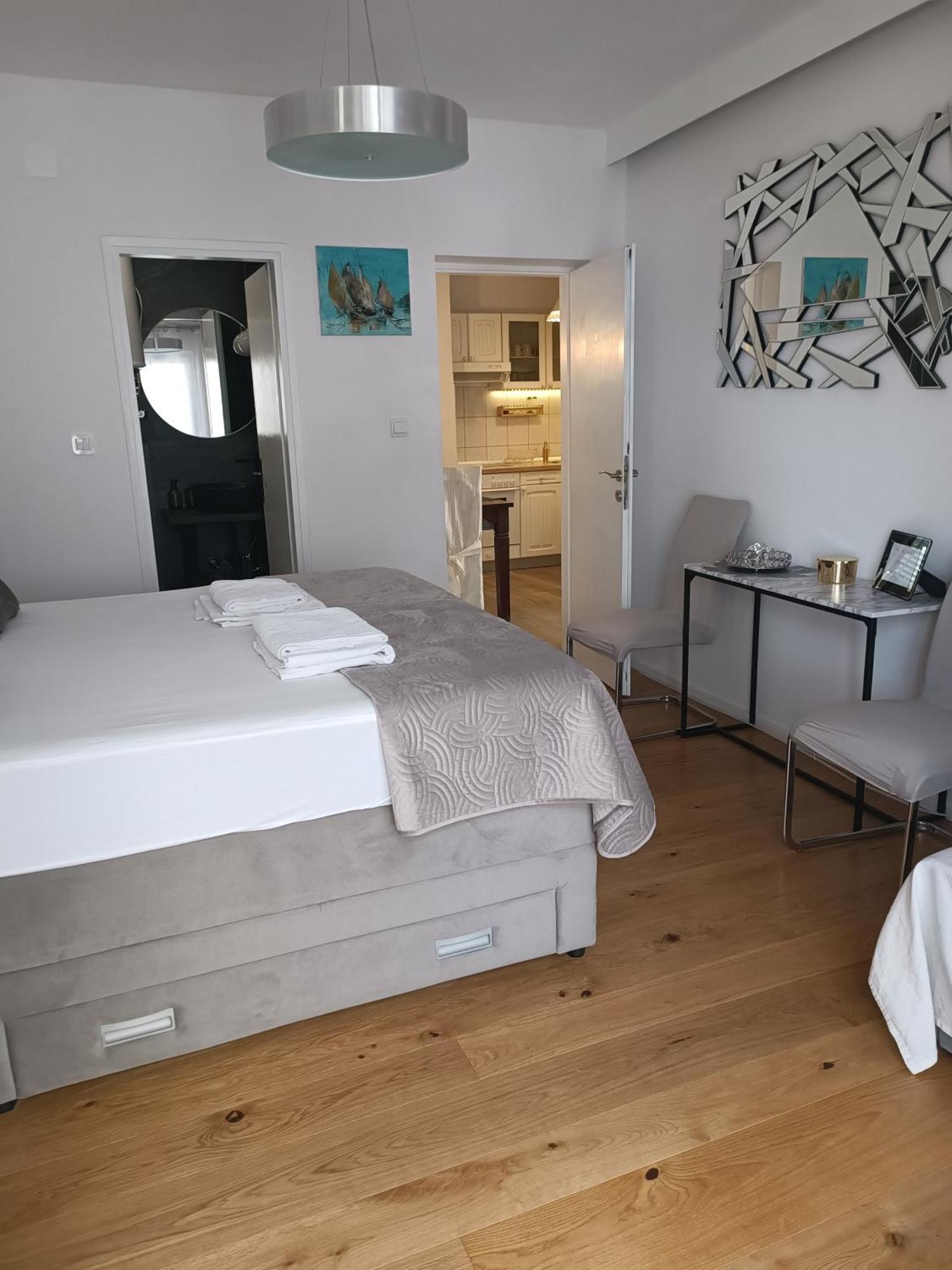 Apartment Golden Sunrise - 4 Ul.Petra Svacica11 Baška Voda Eksteriør bilde